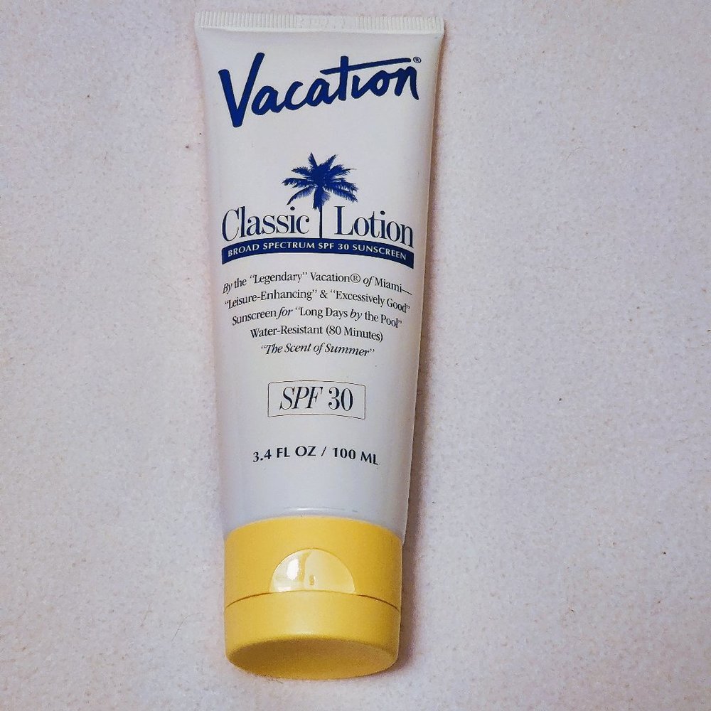Full Size Vacation Classic Sunscreen SPF 30 "The Scent of Summer" New